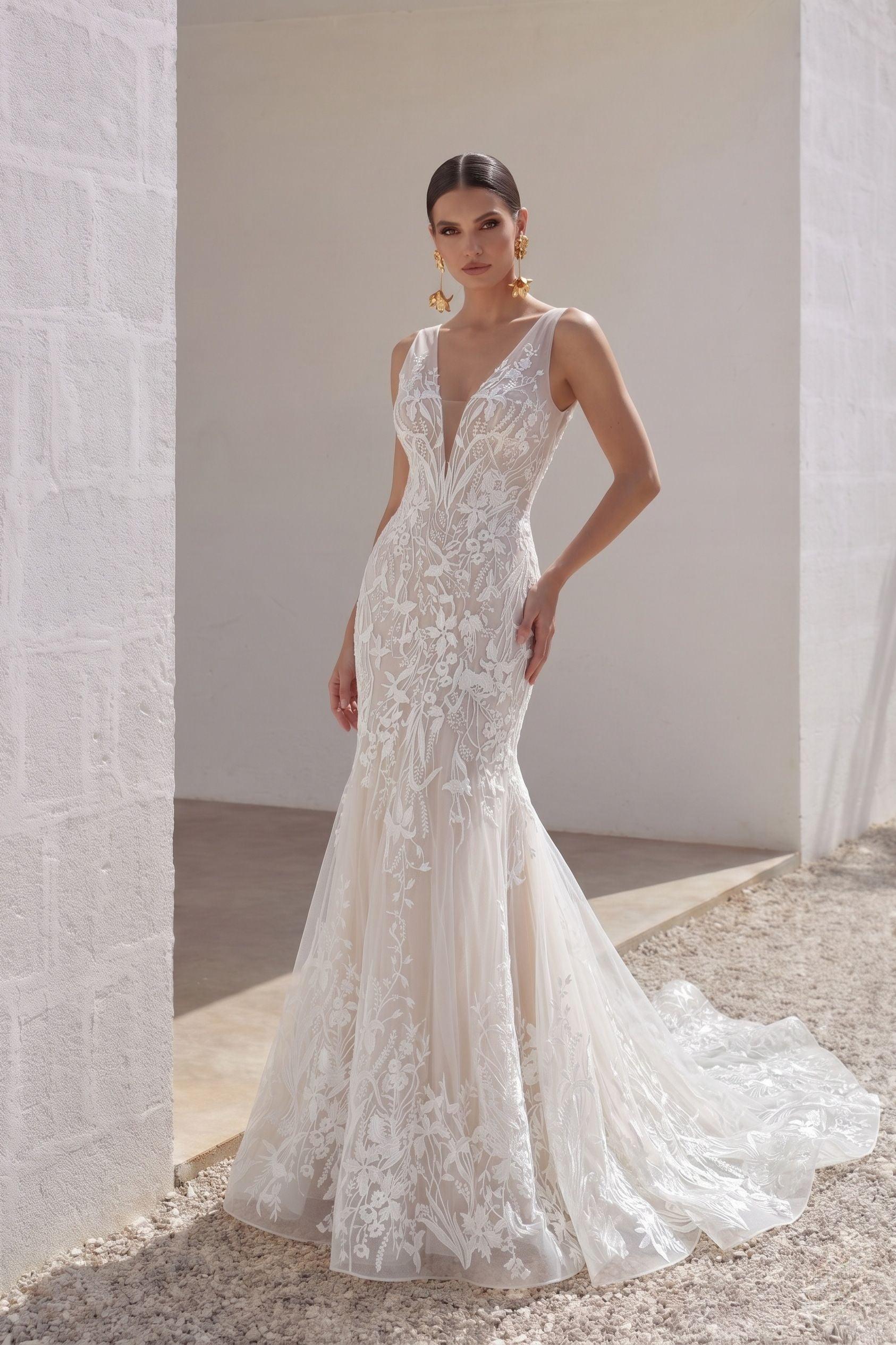 Trumpet-Mermaid Court Train Lace Tulle Wedding Dress CW3144 - 45 Days / As Picture:Ivory/Nude / US0-UK2-EUR30 - COCOMELODY